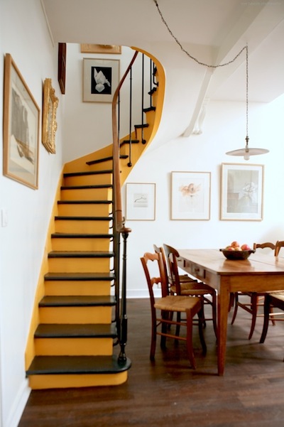 Peindre les marches pour transformer l'escalier: exemples.