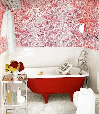 baignoire rouge