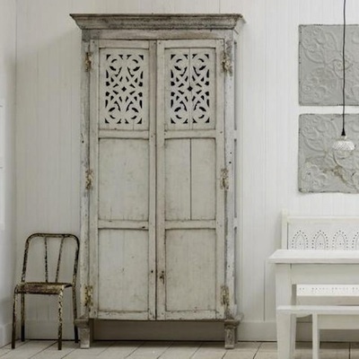 armoire peinte en gris pale