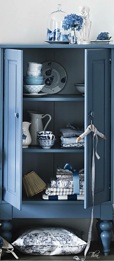 meuble peint bleu
