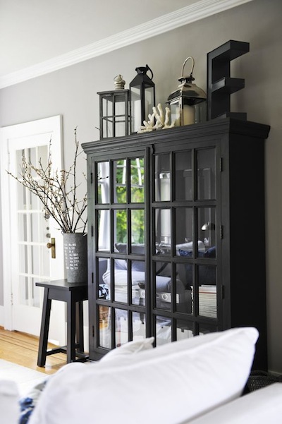 armoire vitrée noire