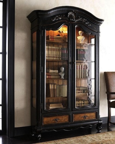 armoire vitrée vintage noire