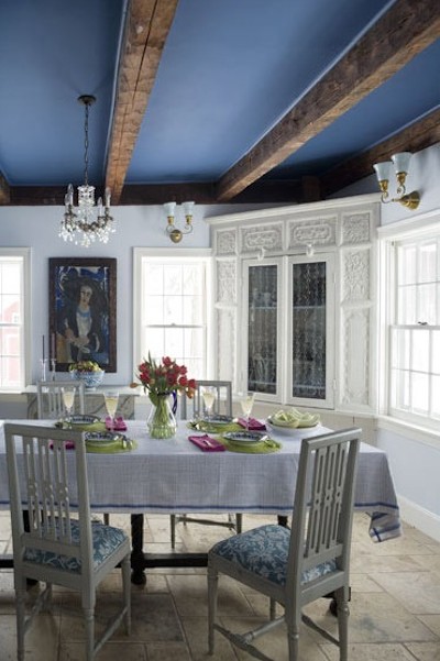 plafond bleu pour salle à manger