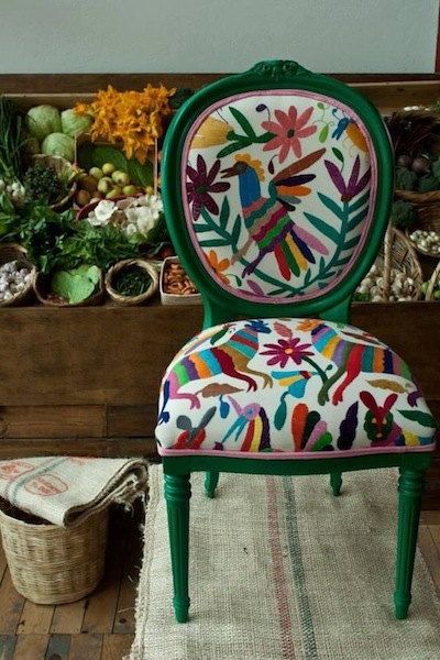 chaise broderie mexicaine