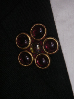 broche perles de verre