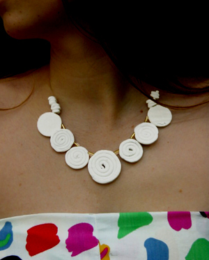 collier fimo blanc