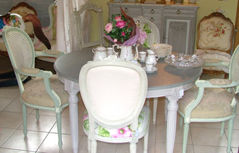 table Louis XV1