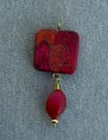 pendentif rouge