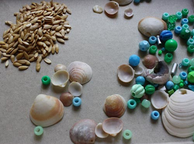 collier à faire sur la plage