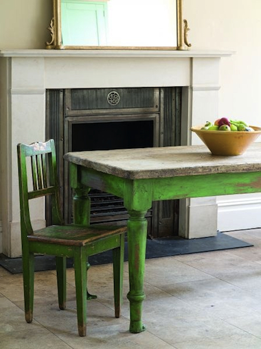 table peinte en vert